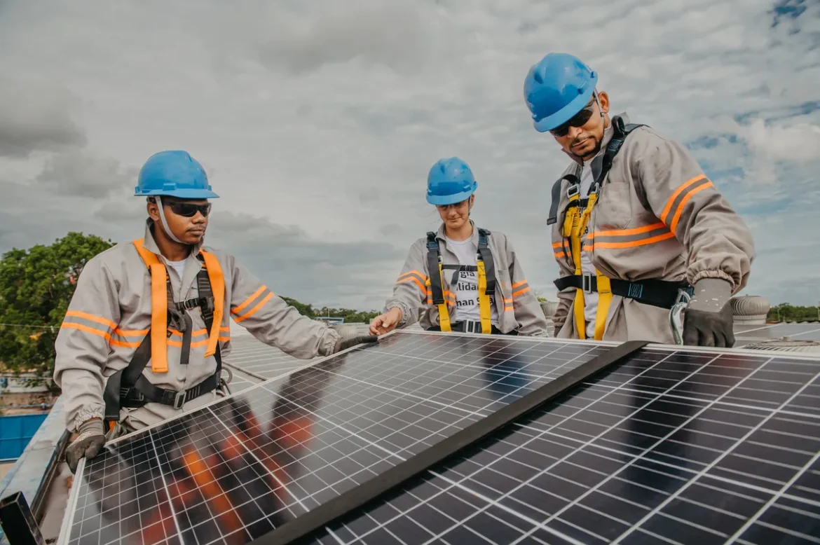 How to Install a Solar Energy Storage System at Home in Pakistan